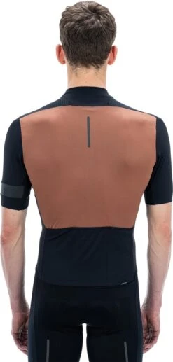 CUBE BLACKLINE Trikot Kurzarm Black`n`brown 10 CUBE BLACKLINE Trikot Kurzarm Black`n`brown -Fahrradbekleidungs Geschäft CUBE BLACKLINE Trikot kurzarm 2 1280x1280