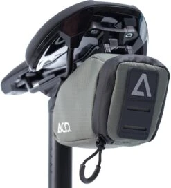 ACID Satteltasche CLICK S Olive -Fahrradbekleidungs Geschäft C 93169 2 1280x1280