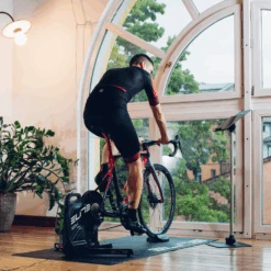 ELITE Rollentrainer SUITO-T MIT TRAVEL BLOCK 18 ELITE Rollentrainer SUITO-T MIT TRAVEL BLOCK -Fahrradbekleidungs Geschäft Suito T7 25597FC5FgYAi1M4yc 1280x1280